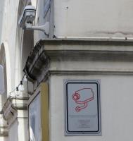 Les caméras surveillent… © J.M. Degraeve 