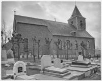 La « déconstruction » programmée de l’église de Bierghes (Rebecq) donne actuellement lieu à une pétition adressée aux autorités communales et à la ministre du patrimoine (© KIK-IRPA)