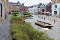 La voirie principale de transit a été déclassée en voirie locale, en sens unique, limitée à 30 km/h © Suède36